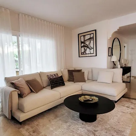 Apartment In El Presidente Beach Side New Golden Mile